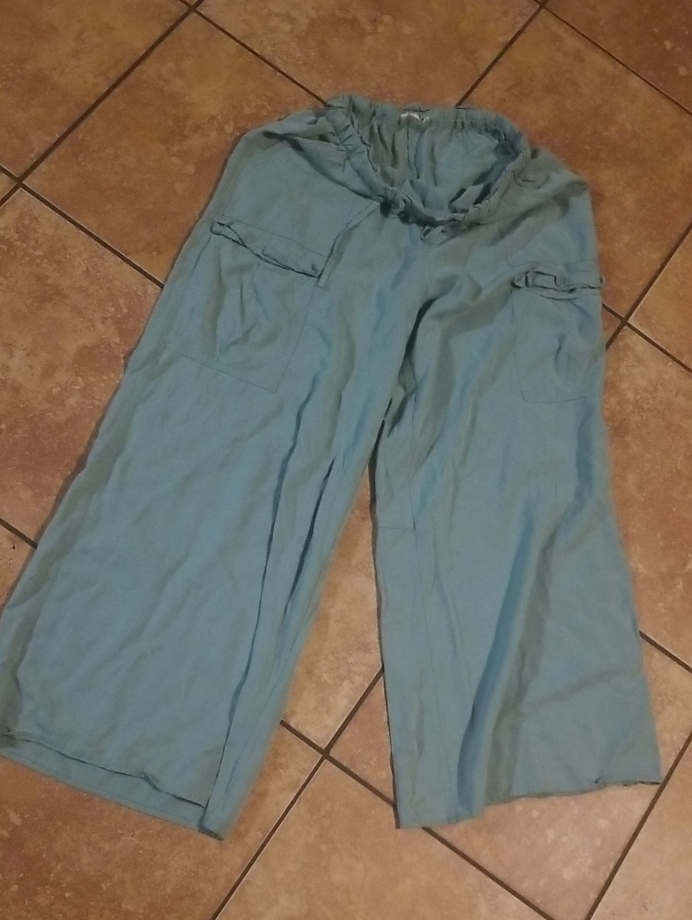 Women's Wide-Leg Cargo Pants in Light Teal